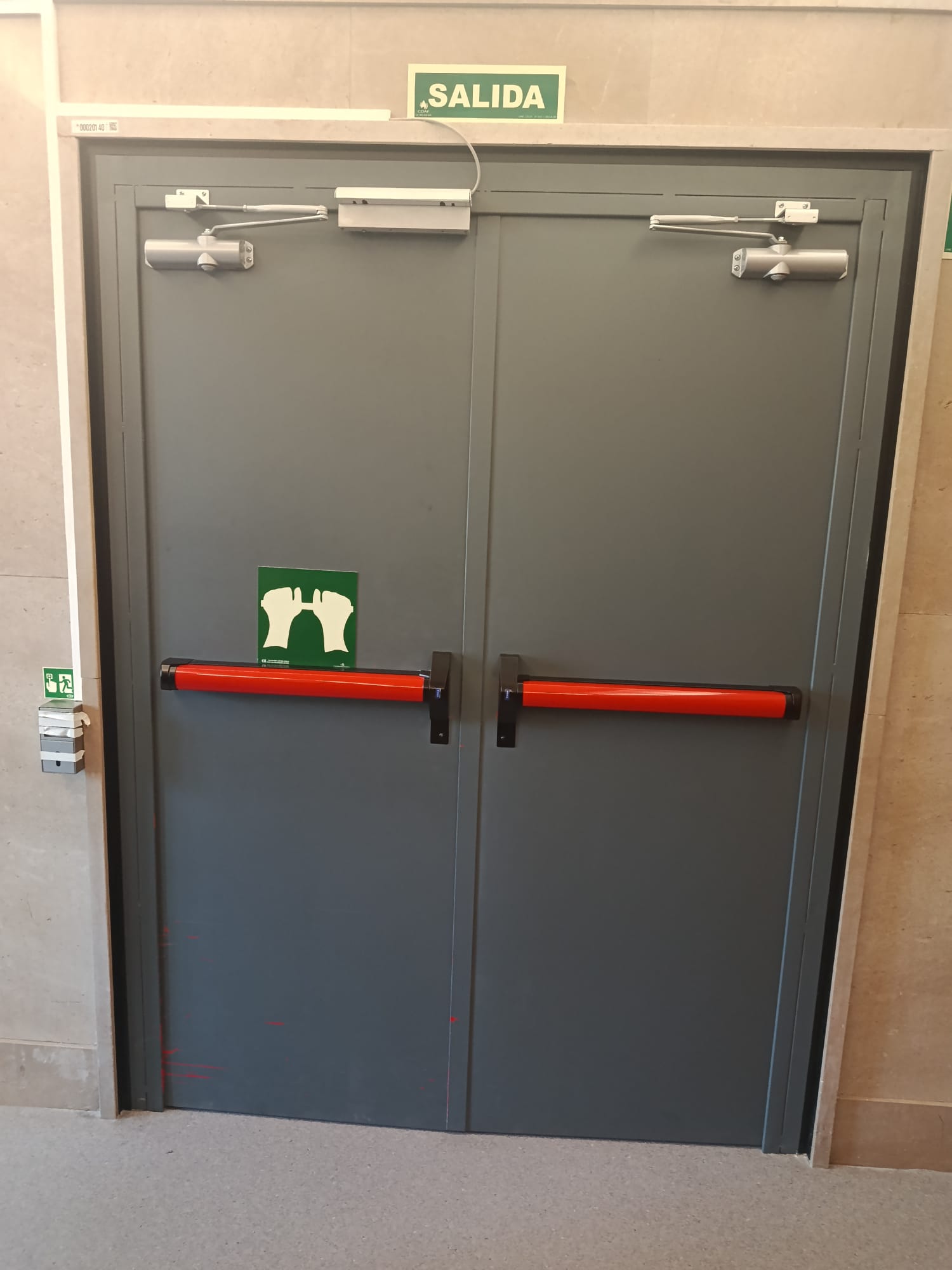 Reparación puerta cortafuegos Móstoles